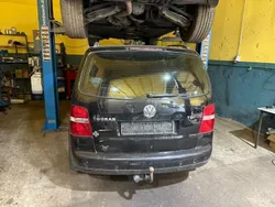 Schwarz Gebraucht 2004 VW Touran Van / Kleinbus | 880 € (Superpreis)