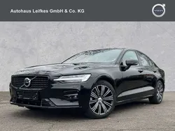 Schwarz Gebraucht 2024 Volvo S60 Plus Limousine | 34.490 € (Guter Preis)