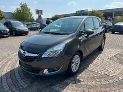 Grau Gebraucht 2017 Opel Meriva Active Van / Kleinbus | 10.800 € (Fairer Preis)