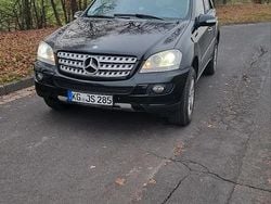 Schwarz Gebraucht 2006 Mercedes ML320 SUV | 6.500 €
