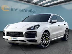 Weiß Gebraucht 2022 Porsche Cayenne SUV | 91.999 € (Teuer)