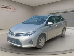 Silber Gebraucht 2014 Toyota Auris Touring Sports Kombi | 12.800 € (Fairer Preis)