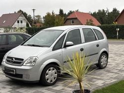 Silber Gebraucht 2004 Opel Meriva Van / Kleinbus | 2.000 € (Guter Preis)