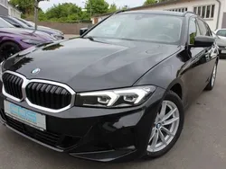 Schwarz Gebraucht 2023 BMW 320 Basis | 35.401 € (Guter Preis)