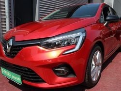 Rot Gebraucht 2022 Renault Clio V Intens Kleinwagen | 13.979 € (Guter Preis)