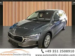 Graphite grau Gebraucht 2024 Skoda Octavia Selection Kombi | 31.980 € (Guter Preis)