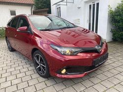 Rot Gebraucht 2018 Toyota Auris Touring Sports Team Kombi | 12.590 € (Fairer Preis)