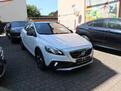 Weiß Gebraucht 2015 Volvo V40 CC Summum Kombi | 14.990 € (Fairer Preis)
