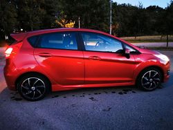 Rot Gebraucht 2017 Ford Fiesta ST-Line Limousine | 13.000 €