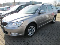 Beige Gebraucht 2009 Skoda Octavia Elegance Kombi | 3.990 € (Fairer Preis)