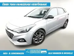 Silber metallic / dach_ schwarz Gebraucht 2019 Hyundai i20 Trend Kleinwagen | 11.900 € (Fairer Preis)