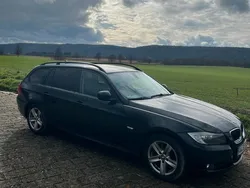 Schwarz Gebraucht 2009 BMW 318 Kombi | 4.000 €