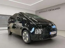 Abyss black Gebraucht 2024 Hyundai Staria Trend Van | 50.640 €