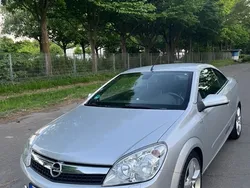 Grau Gebraucht 2008 Opel Astra Cabriolet Edition Cabrio | 5.000 € (Etwas zu teuer)