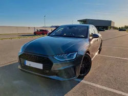 Grau Gebraucht 2024 Audi A4 S-Line Limousine | 44.500 € (Teuer)