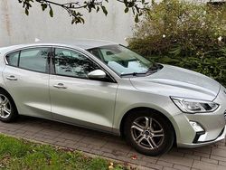 Grau Gebraucht 2019 Ford Focus Cool & Connect Limousine | 12.900 € (Fairer Preis)