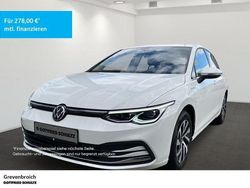 Weiß Gebraucht 2021 VW Golf VIII Style Limousine | 22.700 € (Guter Preis)