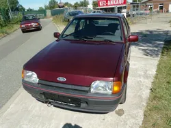 Rot Gebraucht 1990 Ford Escort Limousine | 1.234 €