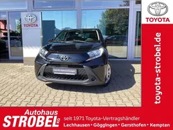 Mysticschwarz mica Gebraucht 2023 Toyota Aygo X-play Kleinwagen | 13.980 € (Fairer Preis)