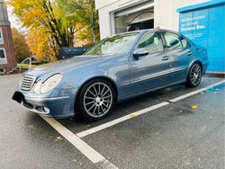 Blau Gebraucht 2005 Mercedes E240 Limousine | 3.500 € (Guter Preis)