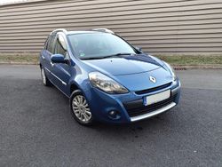 Blau Gebraucht 2011 Renault Clio II Limousine | 3.700 € (Etwas zu teuer)