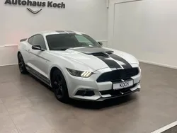 Weiß Gebraucht 2015 Ford Mustang Coupé | 28.900 € (Teuer)