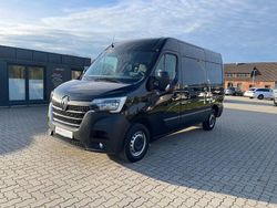 Schwarz metallic Gebraucht 2023 Renault Master Komfort Van | 24.800 € (Fairer Preis)