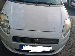 Weiß Gebraucht 2009 Fiat Punto Limousine | 1.600 € (Guter Preis)