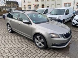 Bezova capuccino/capuccino bei Gebraucht 2017 Skoda Octavia Ambition Kombi | 7.990 € (Guter Preis)