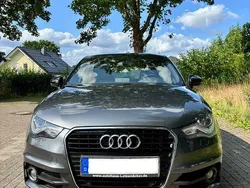 Grau Gebraucht 2013 Audi A1 Sportback S-Line Kleinwagen | 11.000 € (Fairer Preis)
