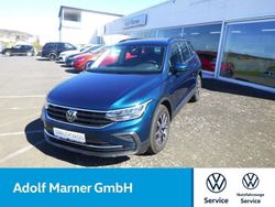 Blau Gebraucht 2022 VW Tiguan Life SUV | 29.950 € (Fairer Preis)