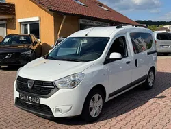 Gletscherweiss Gebraucht 2017 Dacia Dokker Lauréate Van | 6.400 € (Fairer Preis)