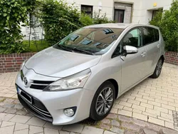 Silber Gebraucht 2015 Toyota Verso Executive Van / Kleinbus | 8.490 € (Guter Preis)