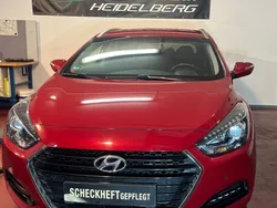 Rot Gebraucht 2017 Hyundai i40 Trend Kombi | 8.999 € (Guter Preis)