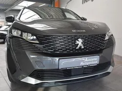 Lackierung platiniumgrau/meta Gebraucht 2023 Peugeot 5008 Allure Van / Kleinbus | 27.880 € (Fairer Preis)