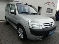 Grau Gebraucht 2005 Peugeot Partner Filou Van / Kleinbus | 3.650 € (Teuer)
