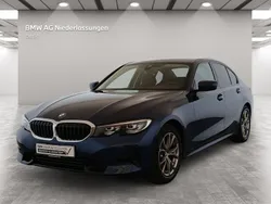 Blau Gebraucht 2022 BMW 318 Sport Line Limousine | 30.400 € (Fairer Preis)