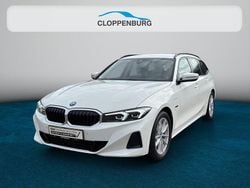 Weiß Gebraucht 2022 BMW 330e Shadowline Kombi | 32.900 € (Fairer Preis)
