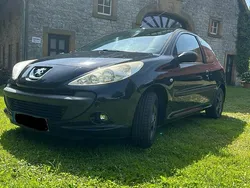 Grau Gebraucht 2011 Peugeot 206+ Kleinwagen | 4.500 €