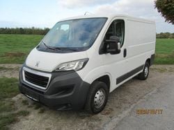 Weiß Gebraucht 2018 Peugeot Boxer Van | 9.999 €