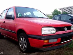 Rot Gebraucht 1995 VW Golf III Kleinwagen | 2.200 €