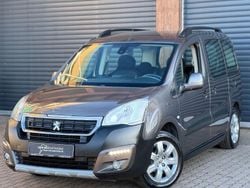 Grau Gebraucht 2016 Peugeot Partner Tepee Van / Kleinbus | 7.600 € (Fairer Preis)