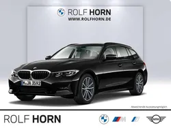 Saphirschwarz metallic Gebraucht 2021 BMW 320 Sport Line Kombi | 26.620 € (Etwas zu teuer)