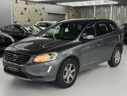 Grau Gebraucht 2016 Volvo XC60 Momentum SUV | 13.100 € (Superpreis)