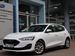Frostwei Gebraucht 2022 Ford Focus Cool & Connect Limousine | 18.330 € (Guter Preis)