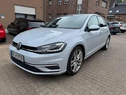 Weiß Gebraucht 2018 VW Golf VII Highline Limousine | 12.000 € (Guter Preis)