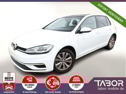 Weiss Gebraucht 2018 VW Golf VII Comfortline Limousine | 19.288 € (Fairer Preis)