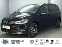 Deep black perleffekt Gebraucht 2024 VW Touran Move Van / Kleinbus | 37.480 € (Fairer Preis)