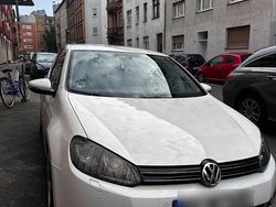 Weiß Gebraucht 2011 VW Golf VI Kleinwagen | 3.999 € (Fairer Preis)