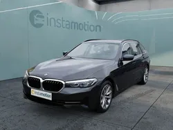 Grau Gebraucht 2023 BMW 520 Kombi | 49.780 € (Teuer)
